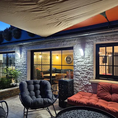 Le Logis De La Mesanges Bleue Holiday home *